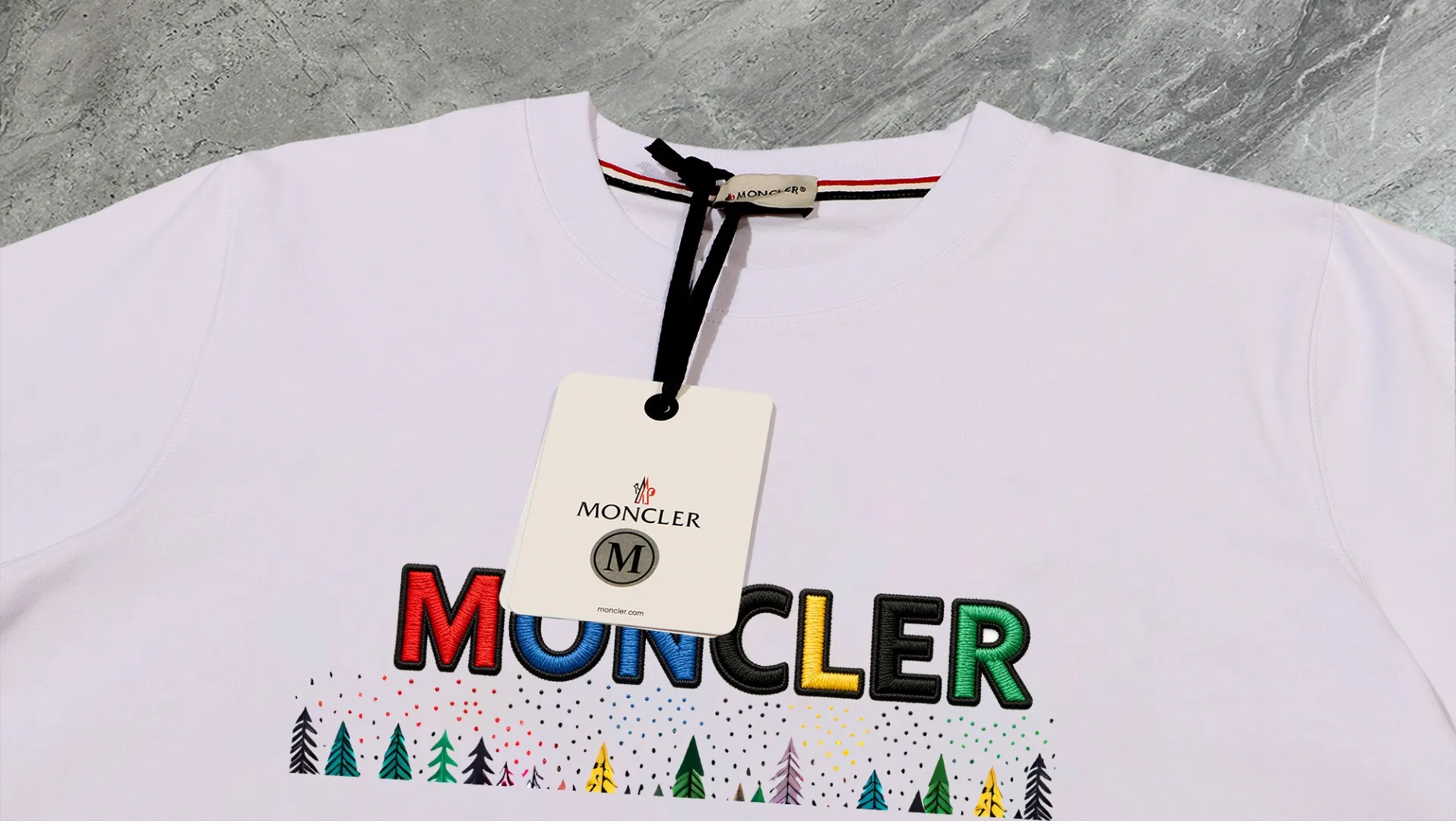 【 In Stock 📦 】 〖 𝐌𝐎𝐍𝐂𝐋𝐄𝐑~ 〗 440g ， 😎 ， ， Factory 2026 T ， ， Premium LOGO， Same Style ：Black White Size：S M L XL 2XL